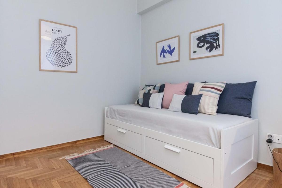 Pagrati Urban Oasis Getaway 2Bd Apt With Balcony Athens Ngoại thất bức ảnh