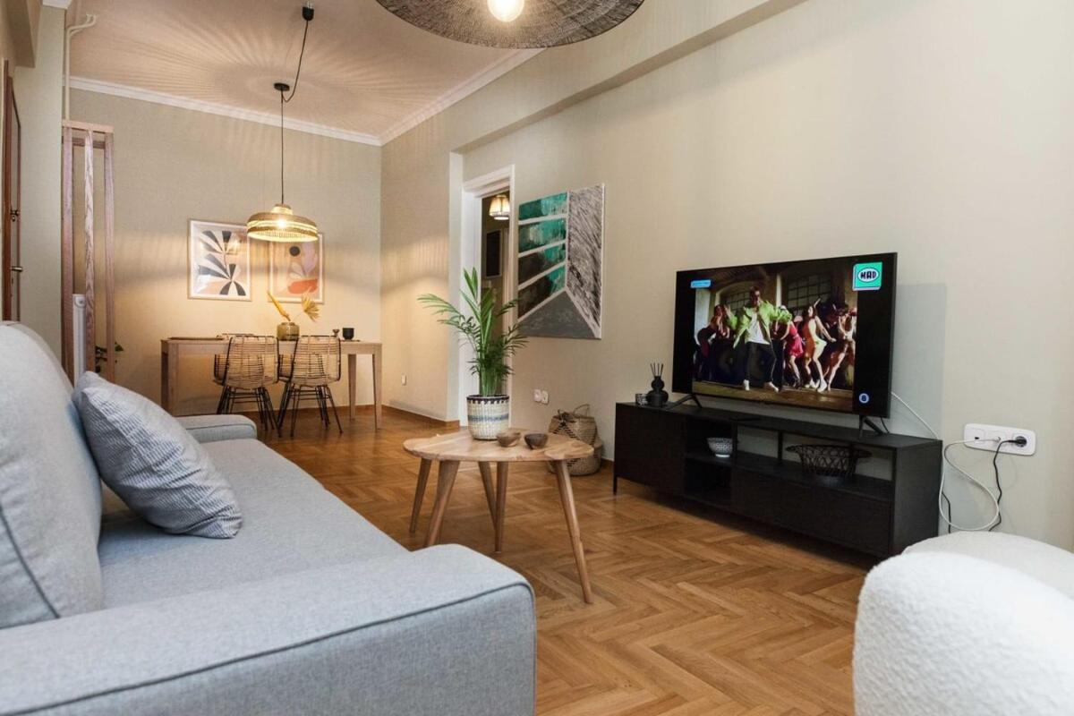 Pagrati Urban Oasis Getaway 2Bd Apt With Balcony Athens Ngoại thất bức ảnh